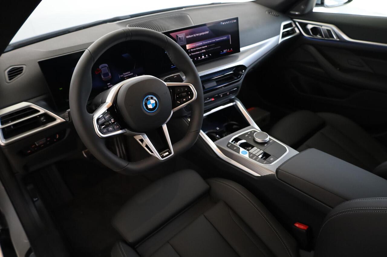 BMW i4 eDrive35 | M Sportpakket Pro | Stuurwiel Verwarmd | Achteruitrijcamera | Verwarmde voorstoelen | Active Cruise Control | Harman Kardon | Ekris Selection