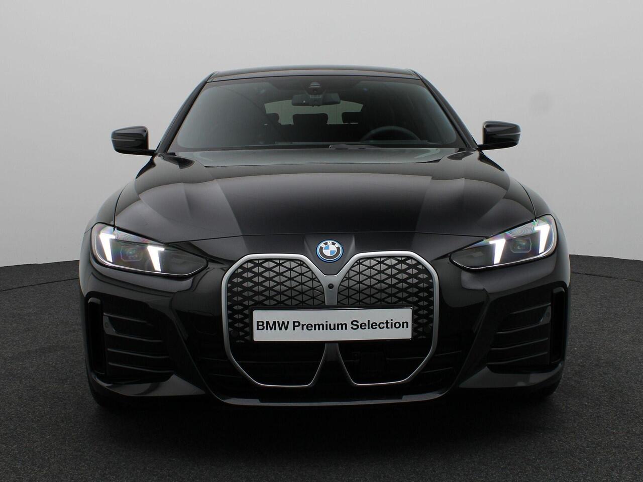 BMW i4 eDrive35 M Sportpakket | M Sport Edition | Innovation Pack | Comfort Pack | Stuurwielrand Verwarmd | Trekhaak | Active Cruise Control | DAB | HiFi | 18'' | Ekris Selection