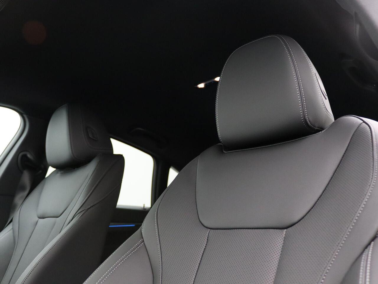 BMW i4 eDrive35 M Sportpakket | M Sport Edition | Innovation Pack | Comfort Pack | Stuurwielrand Verwarmd | Trekhaak | Active Cruise Control | DAB | HiFi | 18'' | Ekris Selection