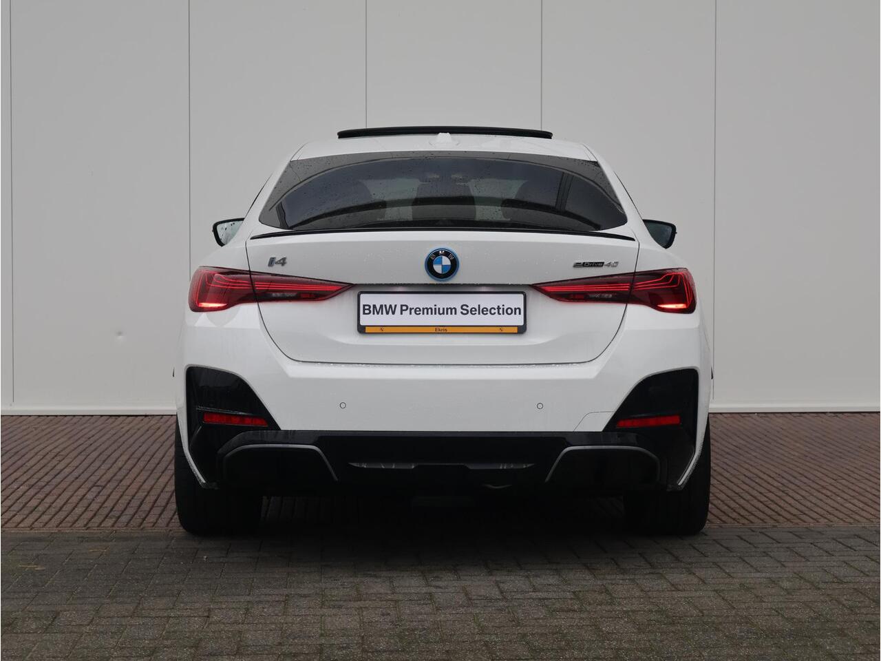 BMW i4 eDrive40 M Sport Edition 84 kWh M Sportpakket Pro | Stuurwielrand verwarmd | Comfort Access | Elektrische Trekhaak | Stoelverwarming | Harman-Kardon | Driving Assistant Professional | Ekris Selection