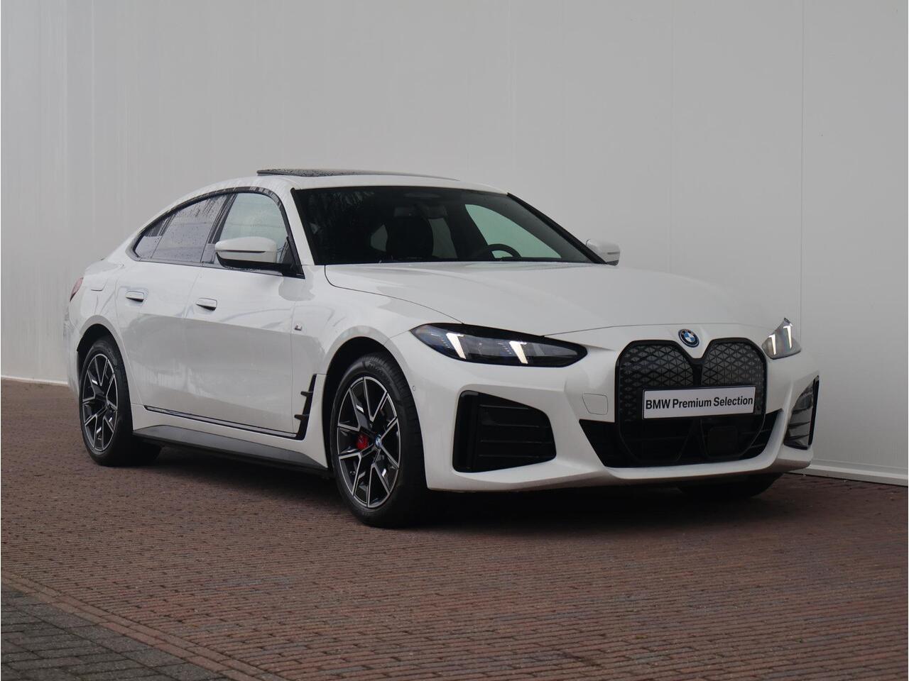 BMW i4 eDrive40 M Sport Edition 84 kWh M Sportpakket Pro | Stuurwielrand verwarmd | Comfort Access | Elektrische Trekhaak | Stoelverwarming | Harman-Kardon | Driving Assistant Professional | Ekris Selection