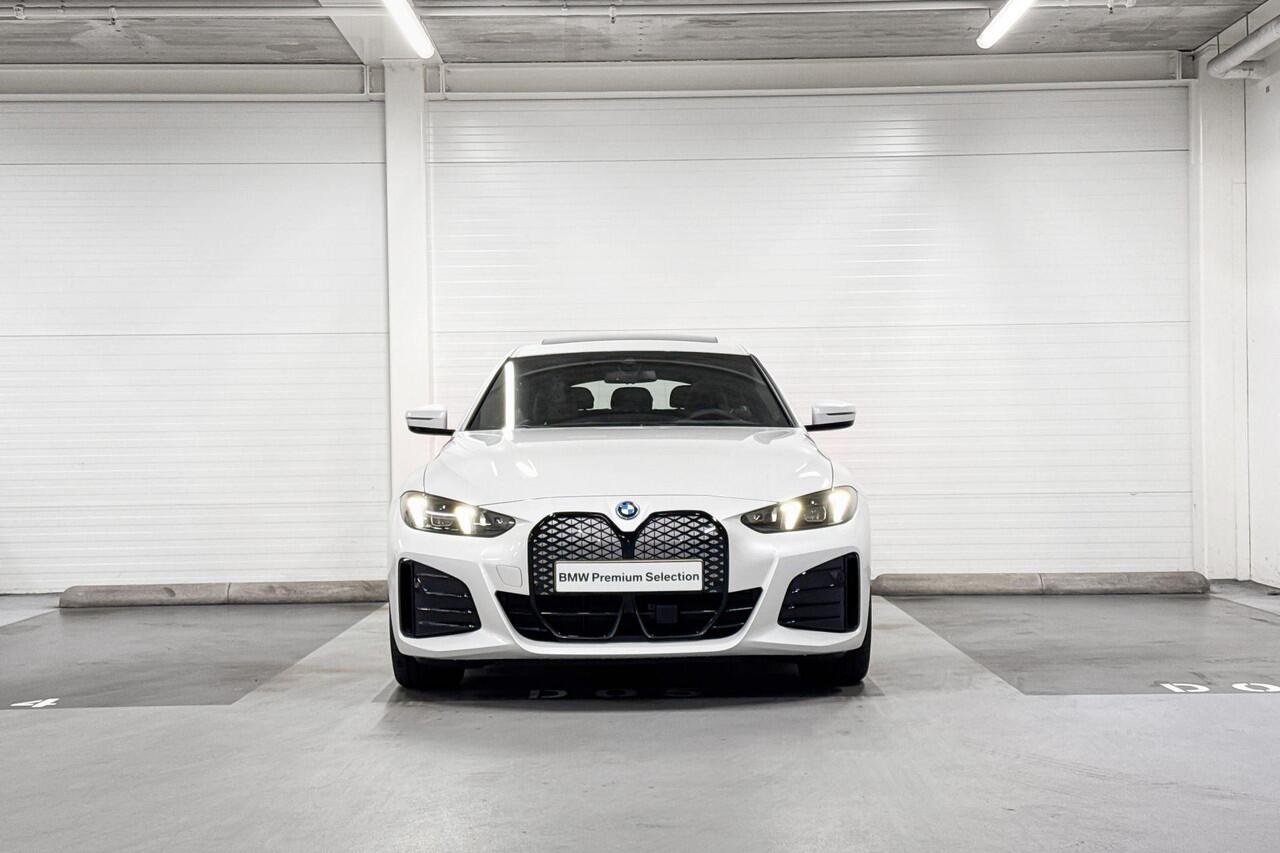 BMW i4 eDrive40 84 kWh | M-Sport Pro | Head-Up | Pano | Trekhaak