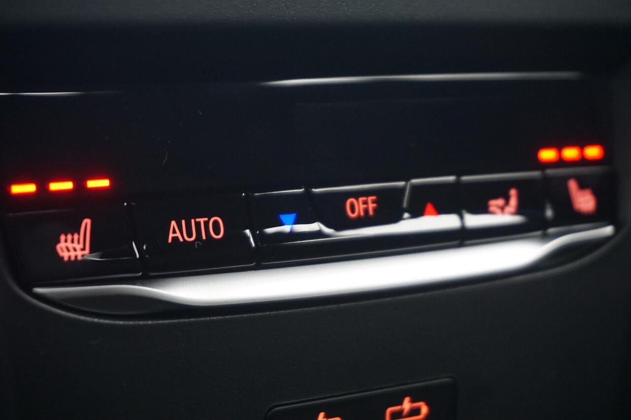 BMW i4 eDrive40 M Sportpakket Pro | Schuif-/kanteldak | Active Cruise Control | Verwarmde stoelen voor en achter | Comfort Access | Ekris Selection