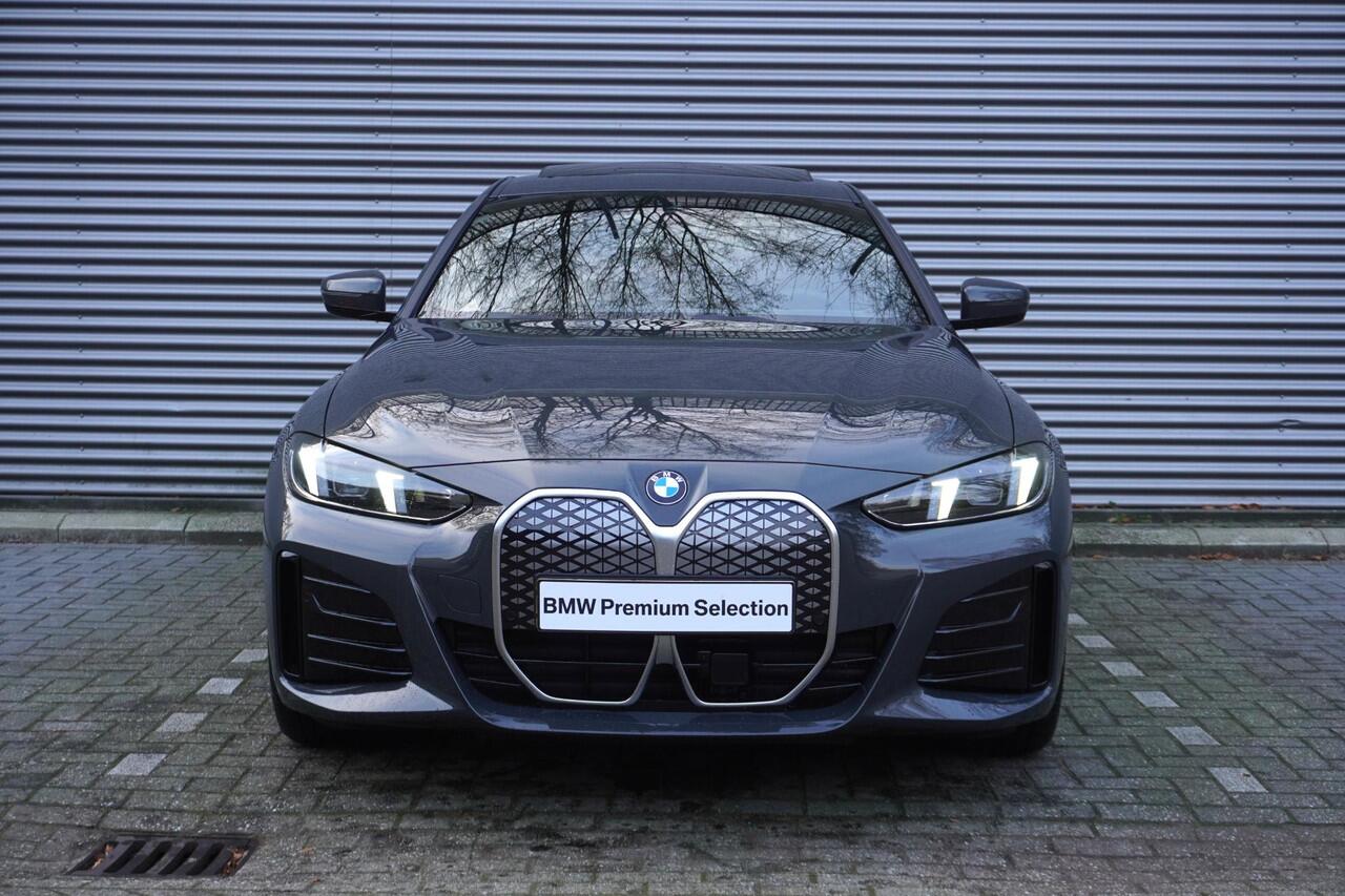 BMW i4 eDrive35 M Sportpakket | Comfort Pack | HiFi System | Comfort Access | Achteruitrijcamera | Stuurwielrand verwarmd | Ekris Selection
