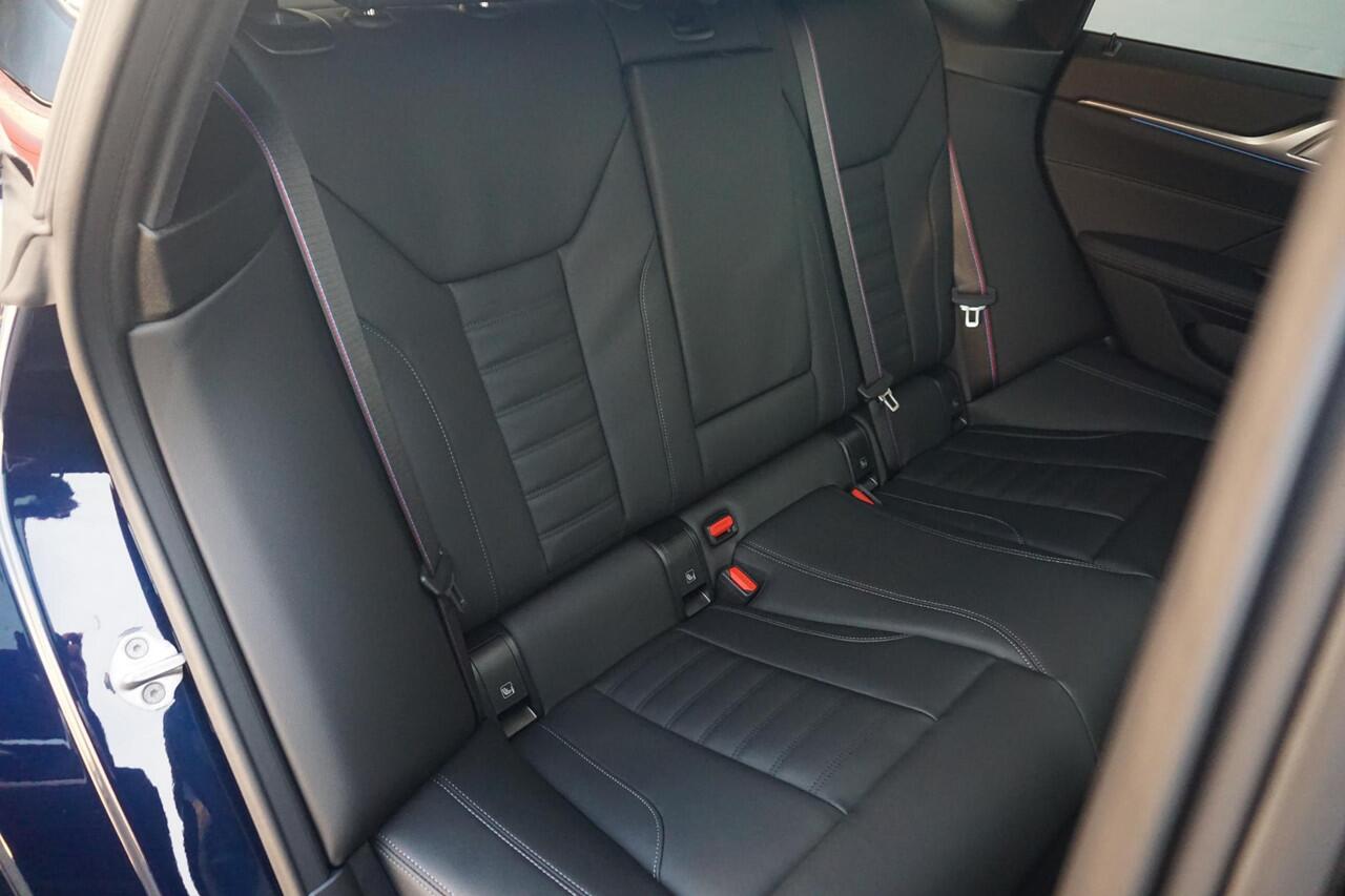 BMW i4 eDrive40 M Sportpakket Pro 20'' / Schuif-/kanteldak / Active Cruise Control / Comfort Acces / Ekris Selection