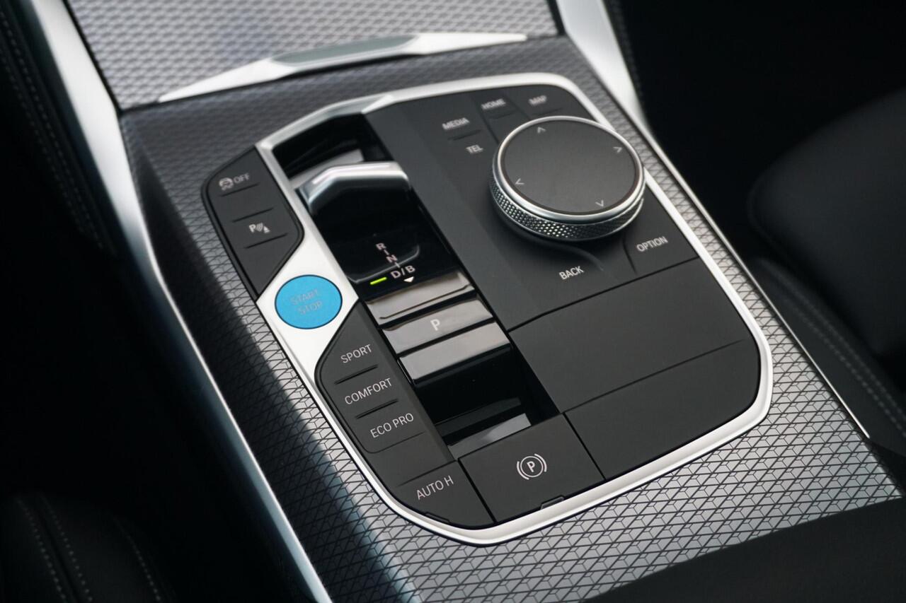 BMW i4 eDrive40 M Sportpakket Pro 20'' / Schuif-/kanteldak / Active Cruise Control / Comfort Acces / Ekris Selection