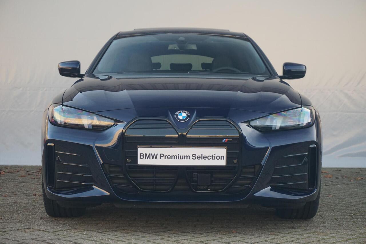 BMW i4 eDrive40 M Sportpakket Pro 20'' / Schuif-/kanteldak / Active Cruise Control / Comfort Acces / Ekris Selection