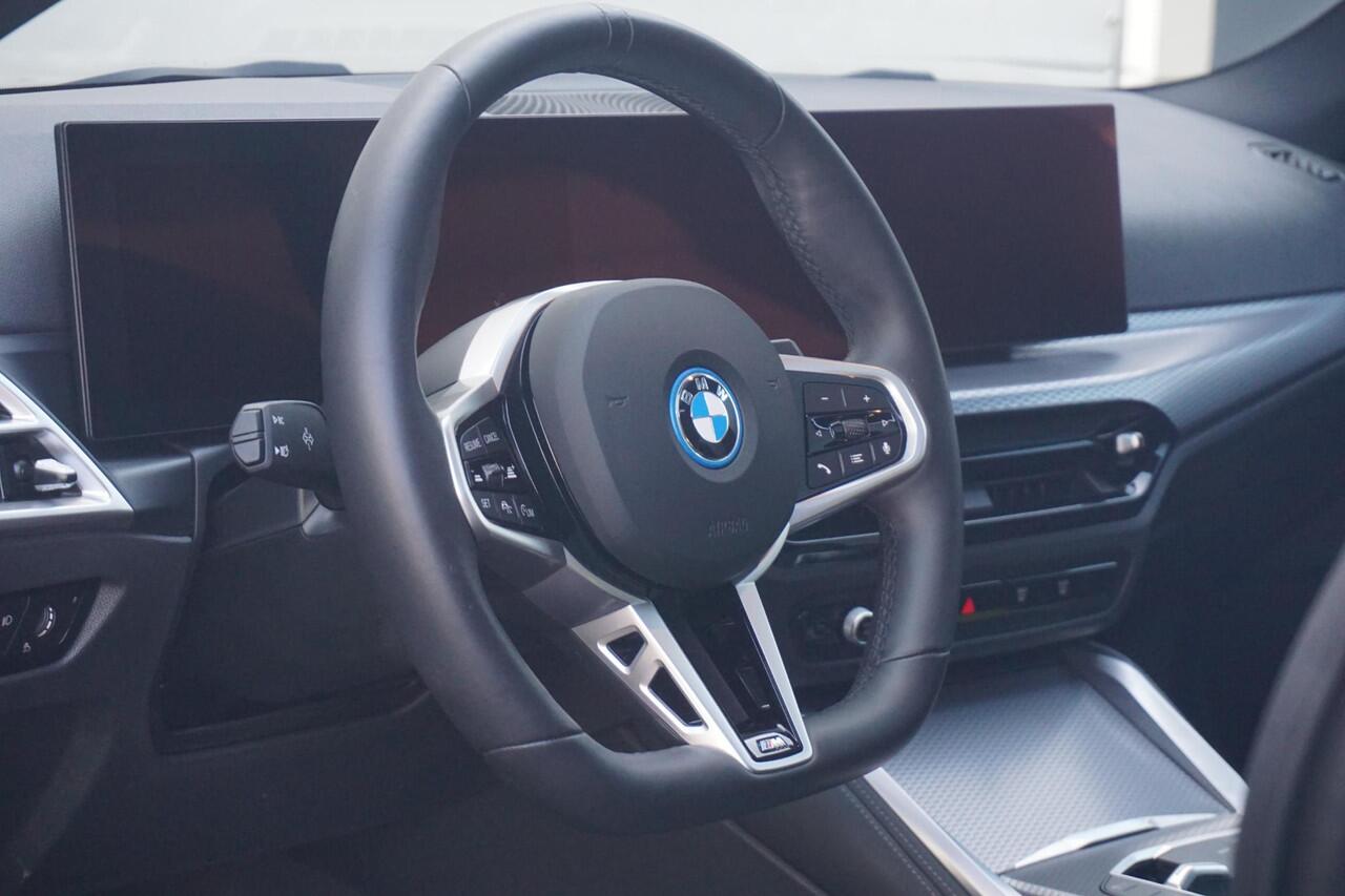 BMW i4 eDrive35 M Sportpakket 19'' / Schuif-/kanteldak / HiFi System / M Sportremsysteem