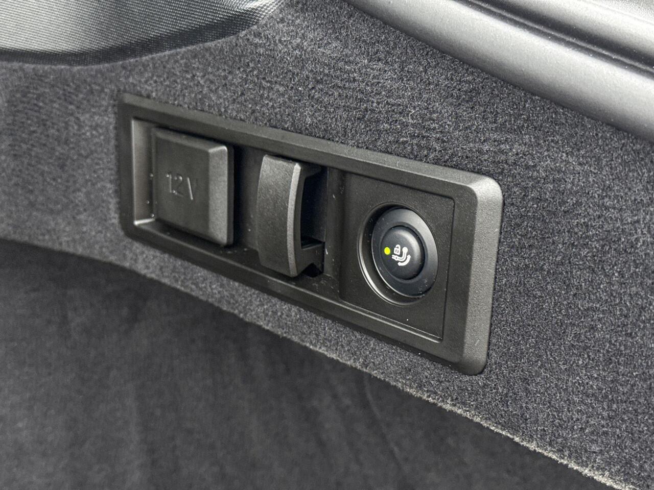 BMW i4 M50 M-Sport Pro Stuurwielrand Verwarming / Comfort Acces / Shadow Line Koplampen / 20 Inch / Dimmende Binnen & Buitenspiegel / Electrisch Verstelbare Voorstoelen / Adaptieve Led / Driving Prof / Parking Plus / Harman Kardon / Head Up Display / Electrische