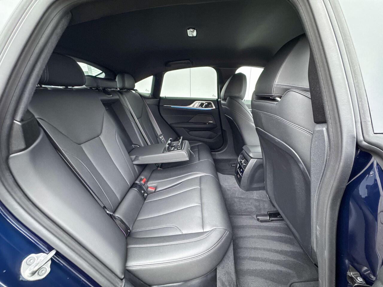 BMW i4 M50 M-Sport Pro Stuurwielrand Verwarming / Comfort Acces / Shadow Line Koplampen / 20 Inch / Dimmende Binnen & Buitenspiegel / Electrisch Verstelbare Voorstoelen / Adaptieve Led / Driving Prof / Parking Plus / Harman Kardon / Head Up Display / Electrische