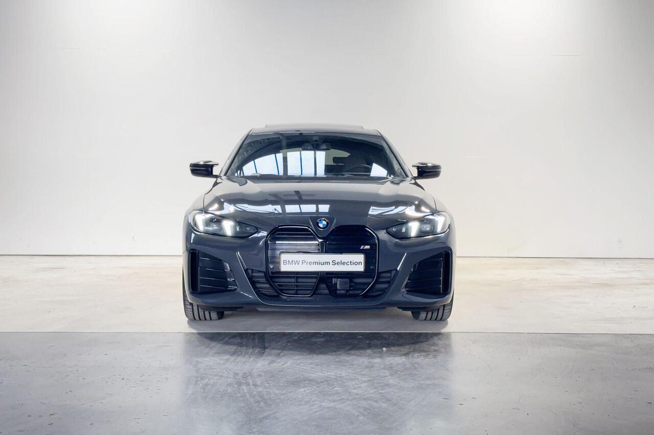 BMW i4 eDrive35 M Sport Edition | M-Sport Pro | Schuifdak | Leder | Harman Kardon | Dravit Grau Individual | 20'' Performance wielen | ElectricDeals