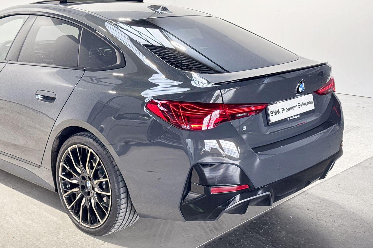 BMW i4 eDrive35 M Sport Edition | M-Sport Pro | Schuifdak | Leder | Harman Kardon | Dravit Grau Individual | 20'' Performance wielen | ElectricDeals