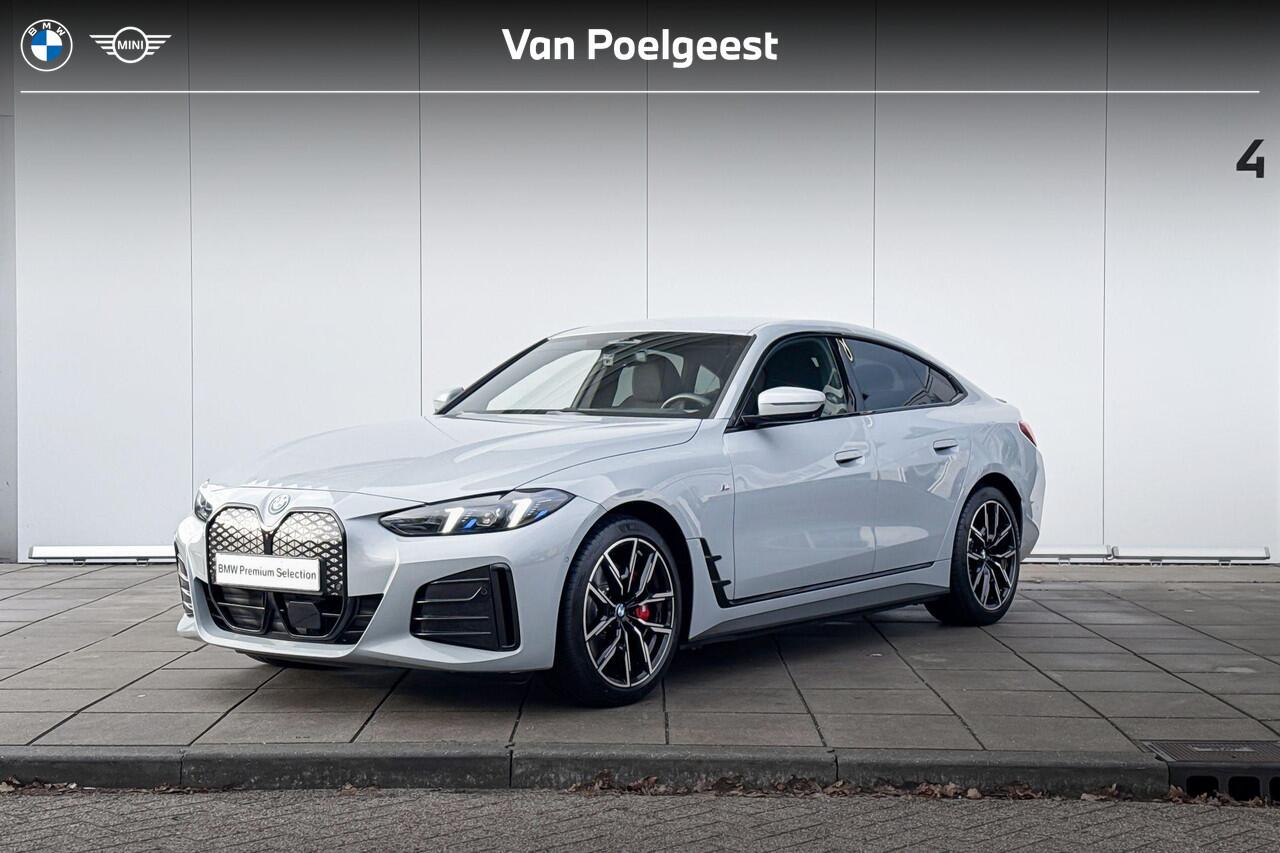 BMW i4 xDrive40 M-Sport M -Sport Pro / Driving Assistant Professional / Parking Assistant Plus / Harman Kardon Audio / Adaptieve LED verlichting / Head Up Display