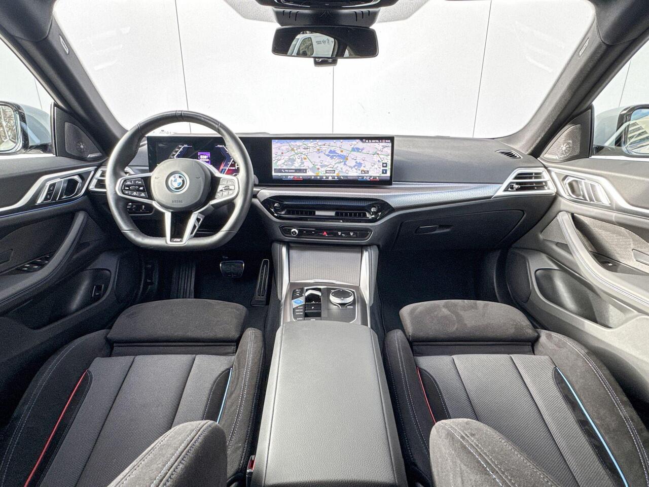 BMW i4 xDrive40 M-Sport M -Sport Pro / Driving Assistant Professional / Parking Assistant Plus / Harman Kardon Audio / Adaptieve LED verlichting / Head Up Display