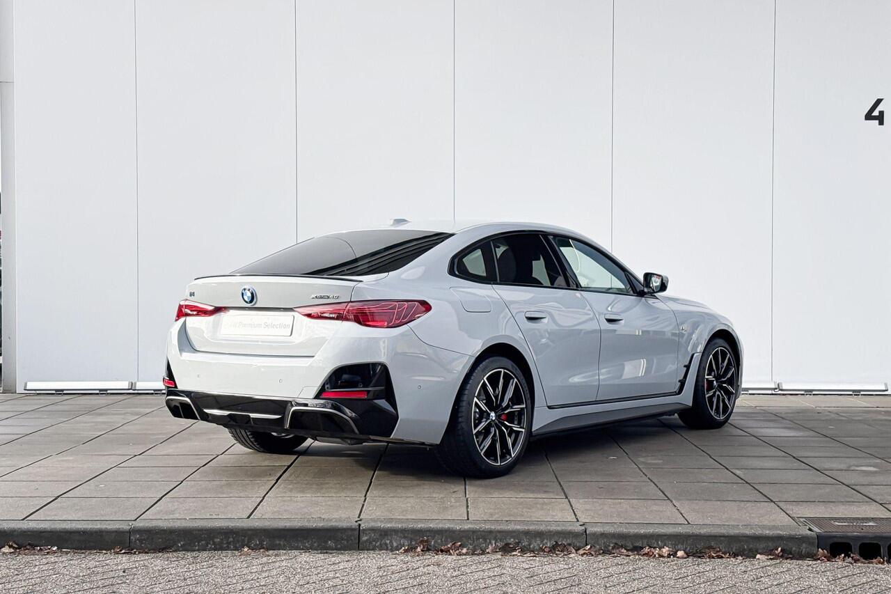 BMW i4 xDrive40 M-Sport M -Sport Pro / Driving Assistant Professional / Parking Assistant Plus / Harman Kardon Audio / Adaptieve LED verlichting / Head Up Display