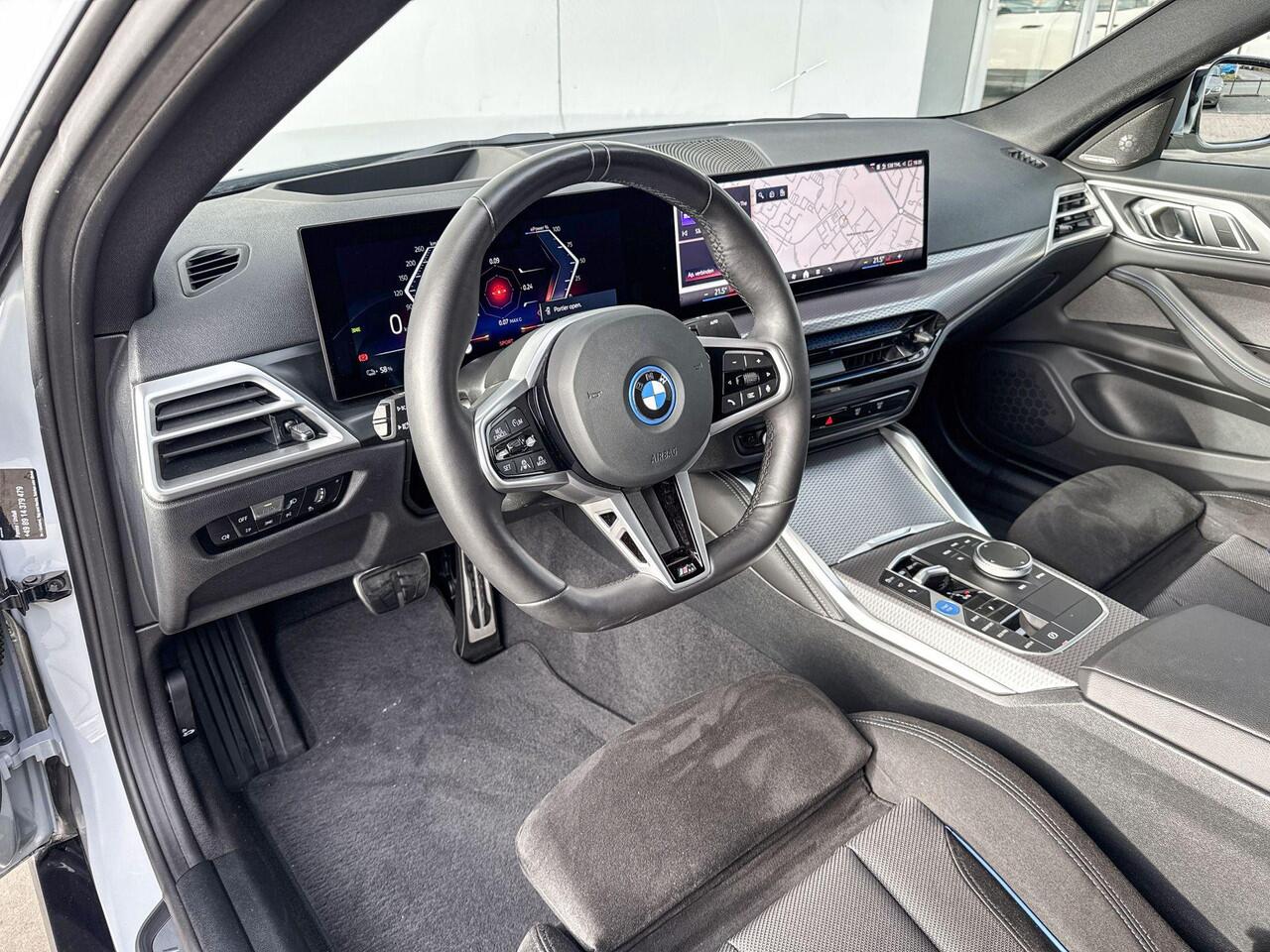 BMW i4 xDrive40 M-Sport M -Sport Pro / Driving Assistant Professional / Parking Assistant Plus / Harman Kardon Audio / Adaptieve LED verlichting / Head Up Display