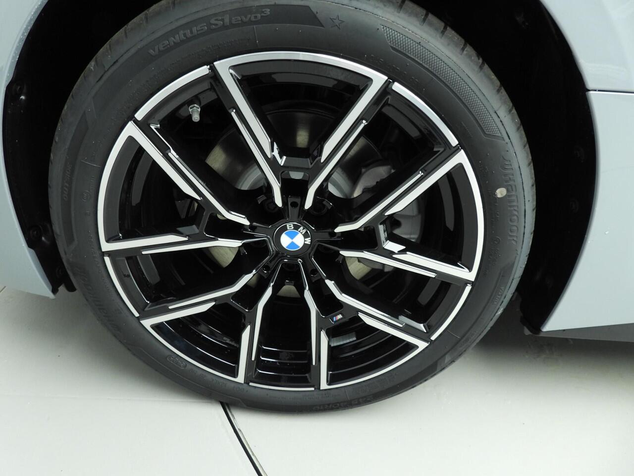 BMW i4 eDrive35 M Sportpakket | Schuif-/kanteldak | Trekhaak | Showroom Selection