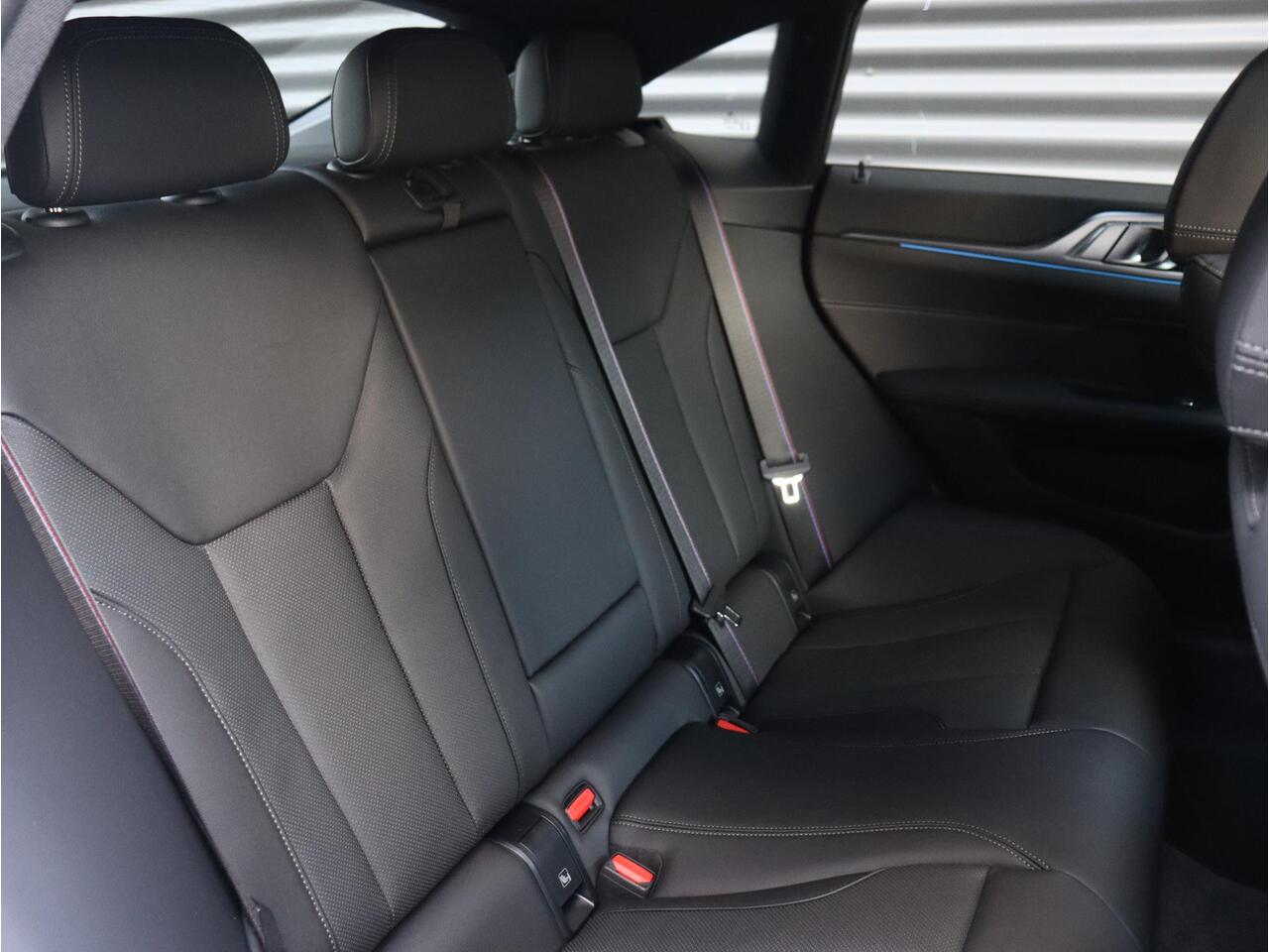 BMW i4 eDrive35 M Sportpakket Pro | Comfort Pack | Innovation Pack | Showroom Selection