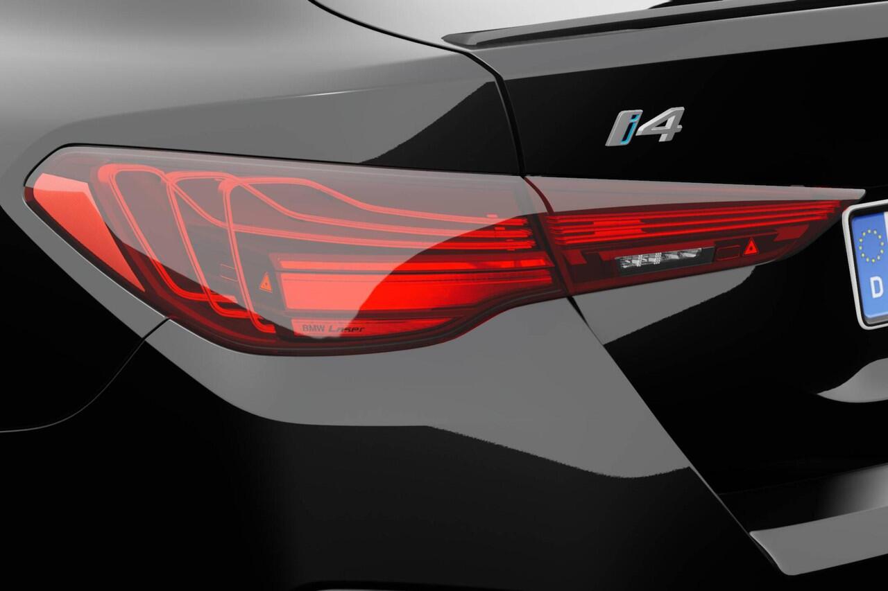 BMW i4 eDrive35 M Sport Edition | M Sport Pro | Comfort Pack | Elektrisch bediend glazen schuif-/kanteldak | Showroomvoordeel | ElectricDeals