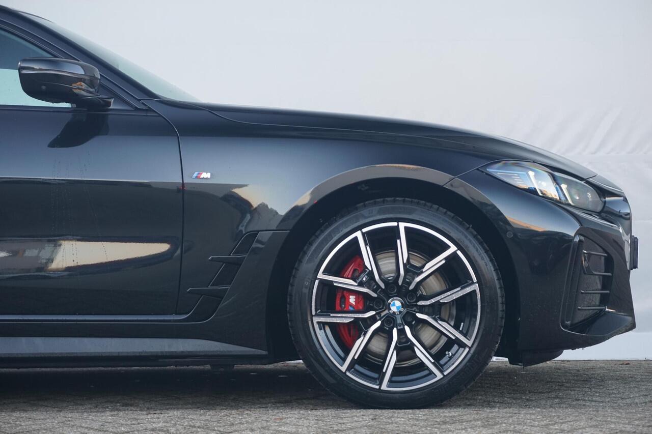 BMW i4 eDrive40 M Sportpakket Pro 19'' / Individual Interieur / Schuif-/kanteldak / Elektrisch verstelbare stoelen / Harman Kardon / Trekhaak / Ekris Selection