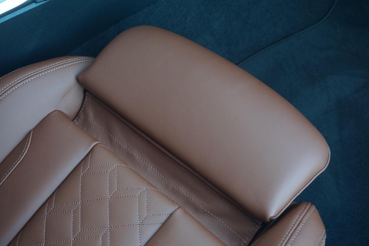 BMW i4 eDrive40 M Sportpakket Pro 19'' / Individual Interieur / Schuif-/kanteldak / Elektrisch verstelbare stoelen / Harman Kardon / Trekhaak / Ekris Selection