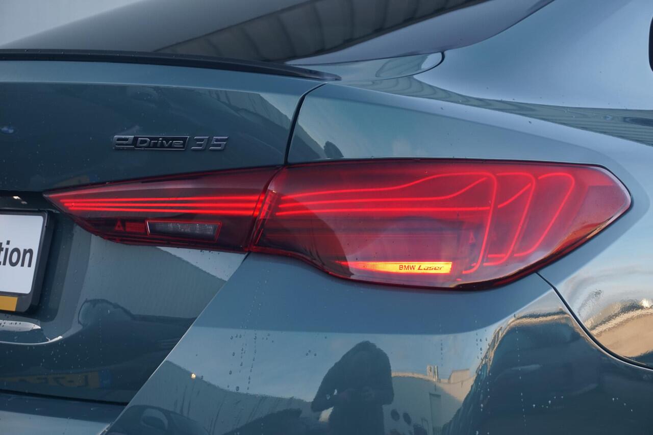 BMW i4 eDrive35 M Sportpakket Pro 20'' / Schuif-/kanteldak / Active Cruise Control / Stuurwielrand verwarmd / Trekhaak