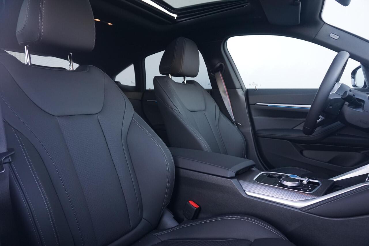 BMW i4 eDrive35 M Sportpakket Pro 20'' / Schuif-/kanteldak / Active Cruise Control / Stuurwielrand verwarmd / Trekhaak