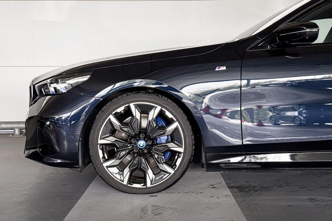 BMW i5 Sedan M60 xDrive 84 kWh