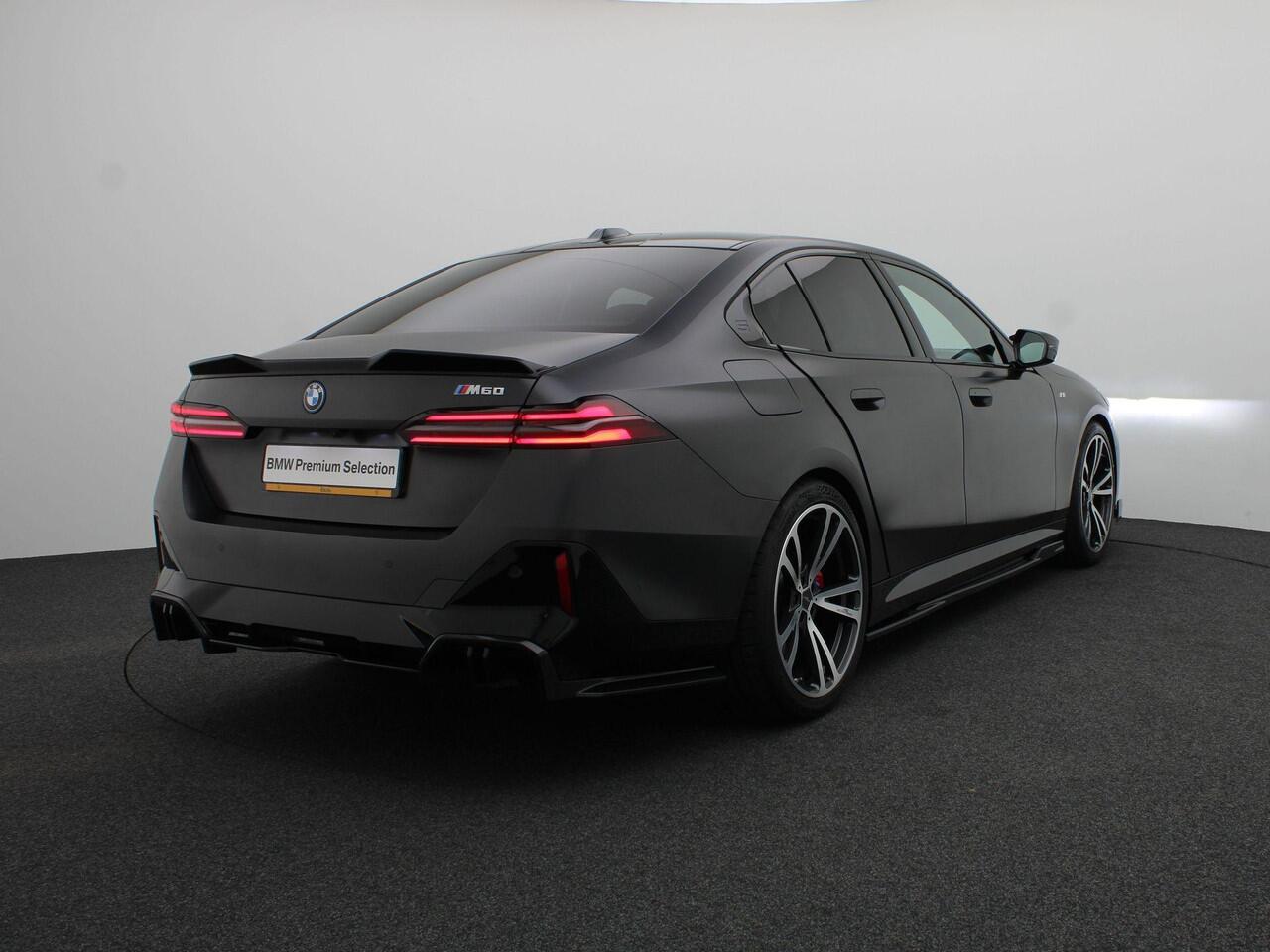BMW i5 M60 xDrive M Sportpakket Pro | Innovation Pack | Travel Pack | Comfort Pack | Adaptief M Onderstel Professional | Panoramadak | Driving Assistant Professional | Bowers & Wilkins | M Performance Accessoires | 20''