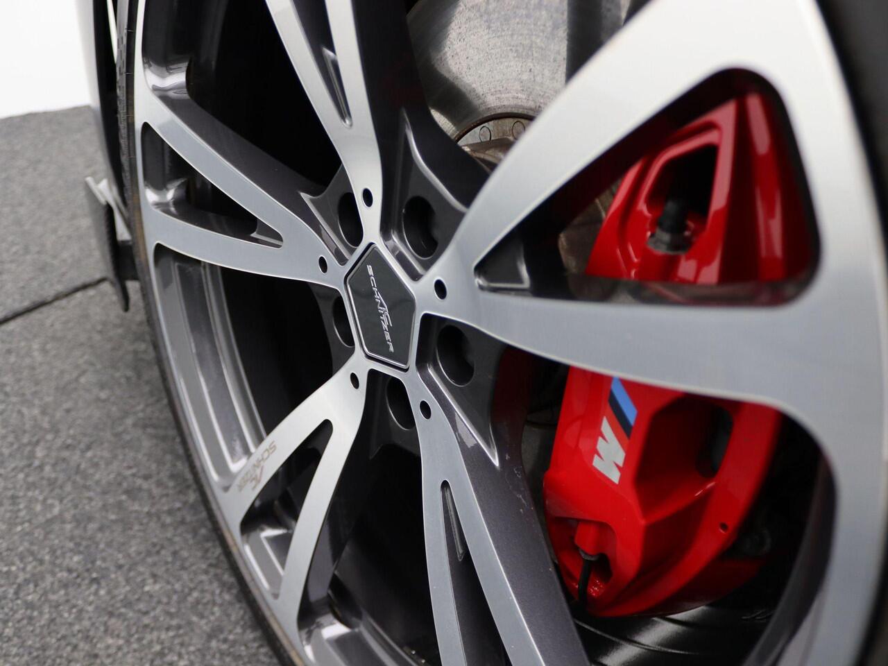 BMW i5 M60 xDrive M Sportpakket Pro | Innovation Pack | Travel Pack | Comfort Pack | Adaptief M Onderstel Professional | Panoramadak | Driving Assistant Professional | Bowers & Wilkins | M Performance Accessoires | 20''