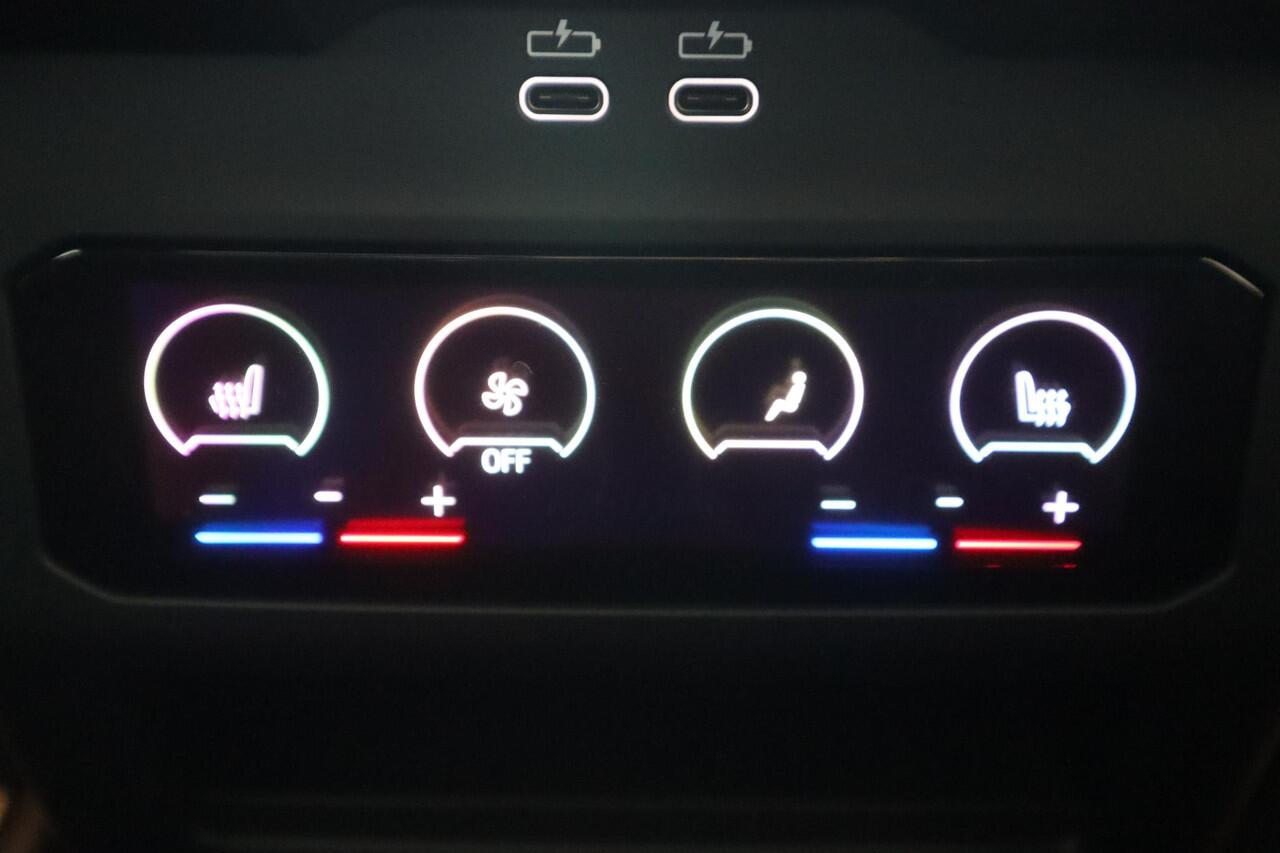 BMW i5 Sedan M60 xDrive M Sportpakket Pro | Innovation Pack | Travel Pack | Comfort Pack | Driving Assistant Professional