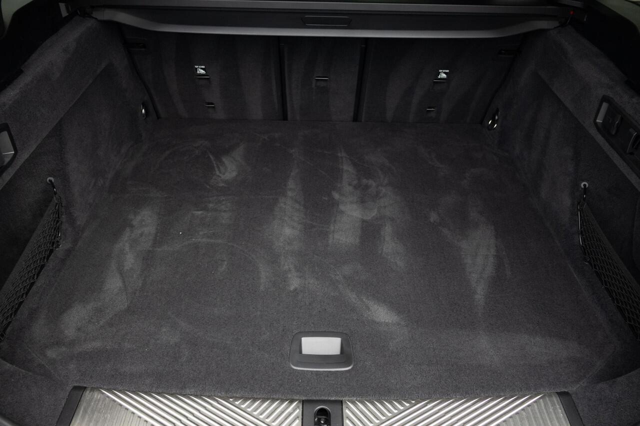 BMW i5 M60 xDrive 84 kWh Panoramadak/ Stoelventilatie/ Comfort Pack/ Driving Assistant Professional/