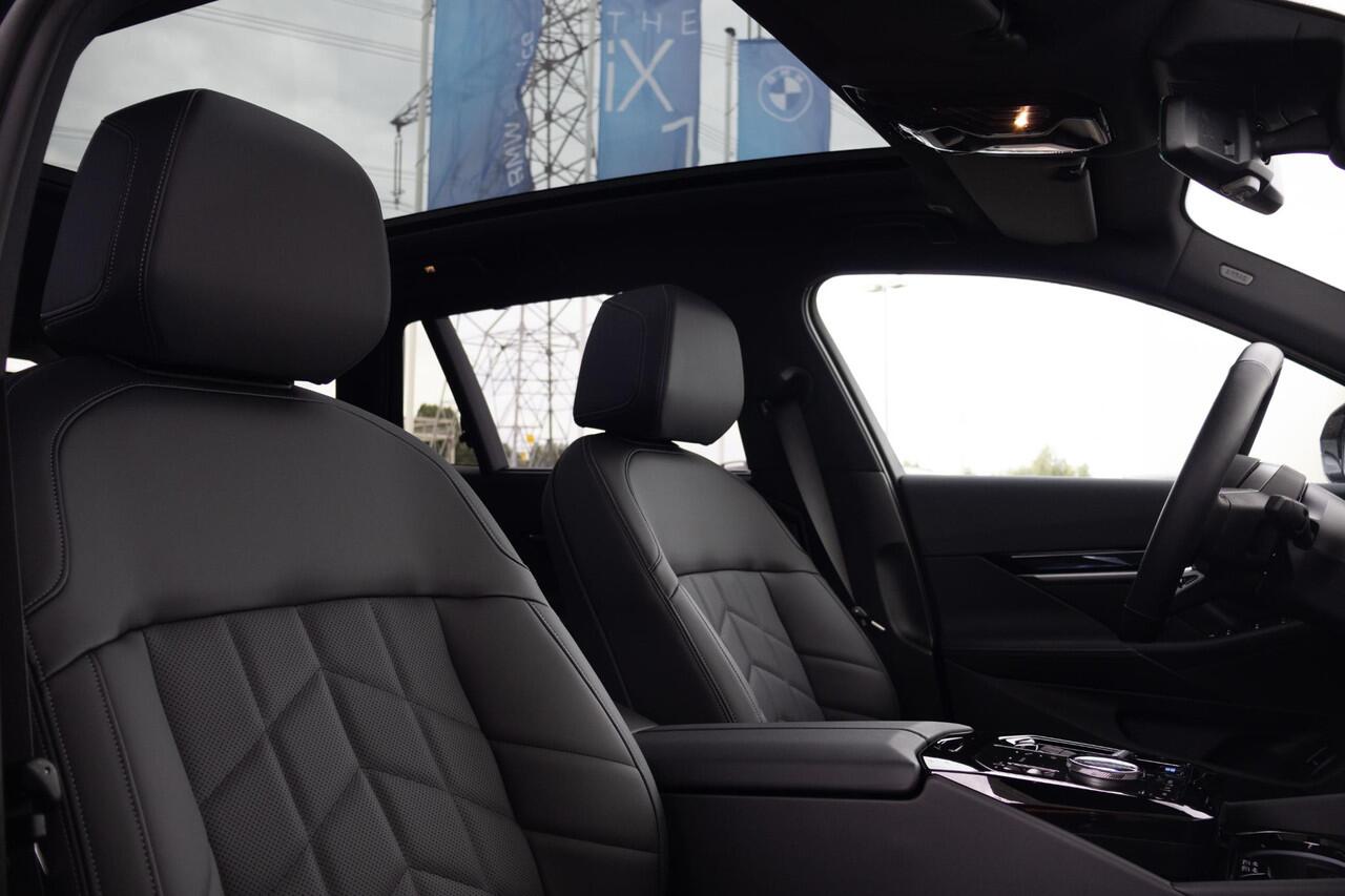 BMW i5 M60 xDrive 84 kWh Panoramadak/ Stoelventilatie/ Comfort Pack/ Driving Assistant Professional/