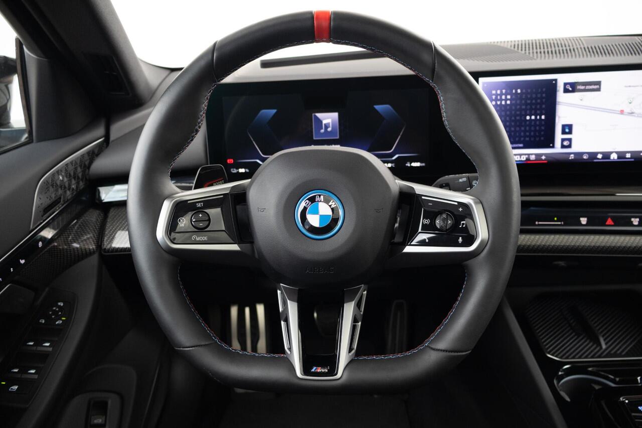 BMW i5 M60 xDrive 84 kWh Panoramadak/ Stoelventilatie/ Comfort Pack/ Driving Assistant Professional/