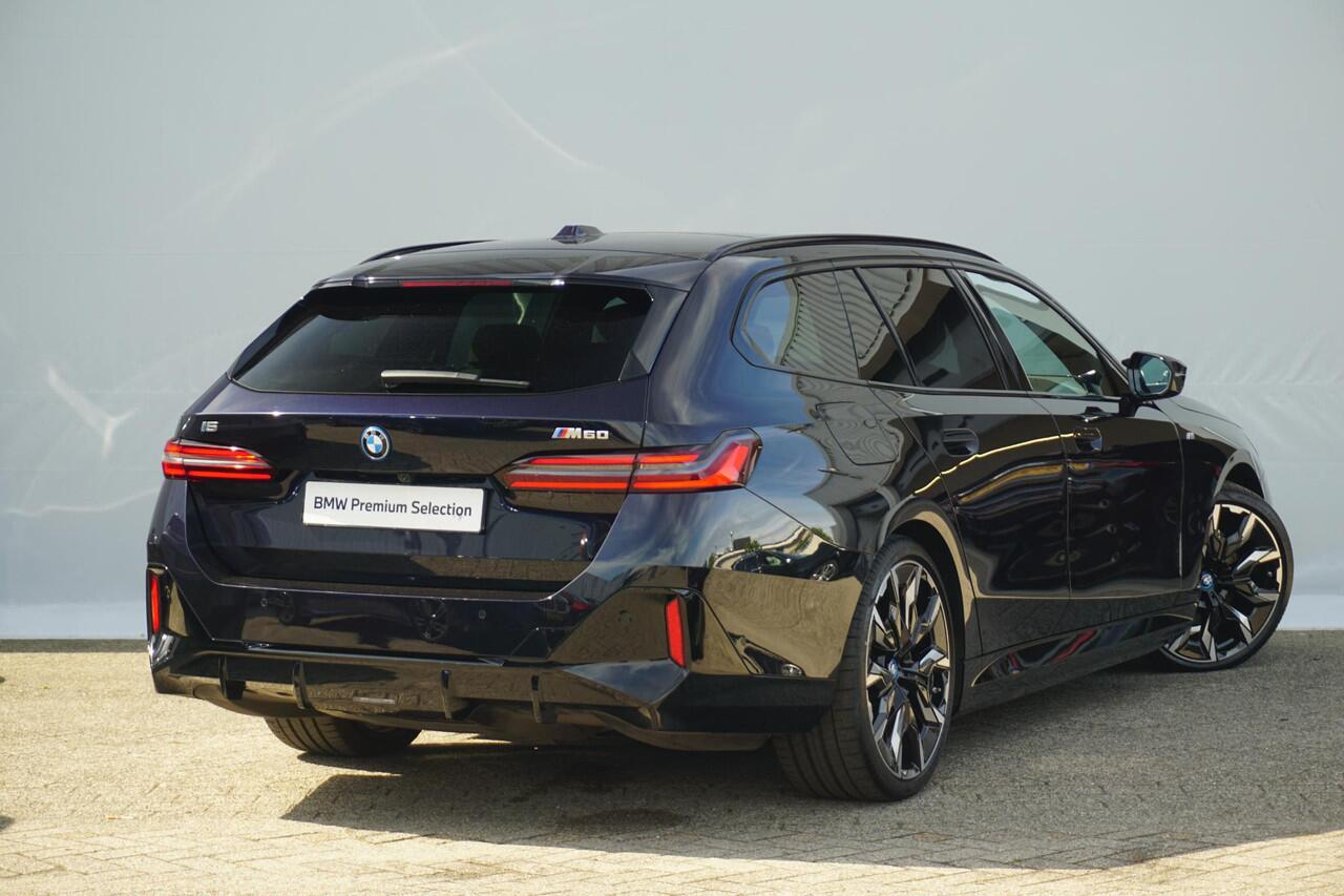 BMW i5 M60 M SportPro | Headup / Harman Kardon / Panoramadak / Stoelventilatie / Adaptief onderstel Professional
