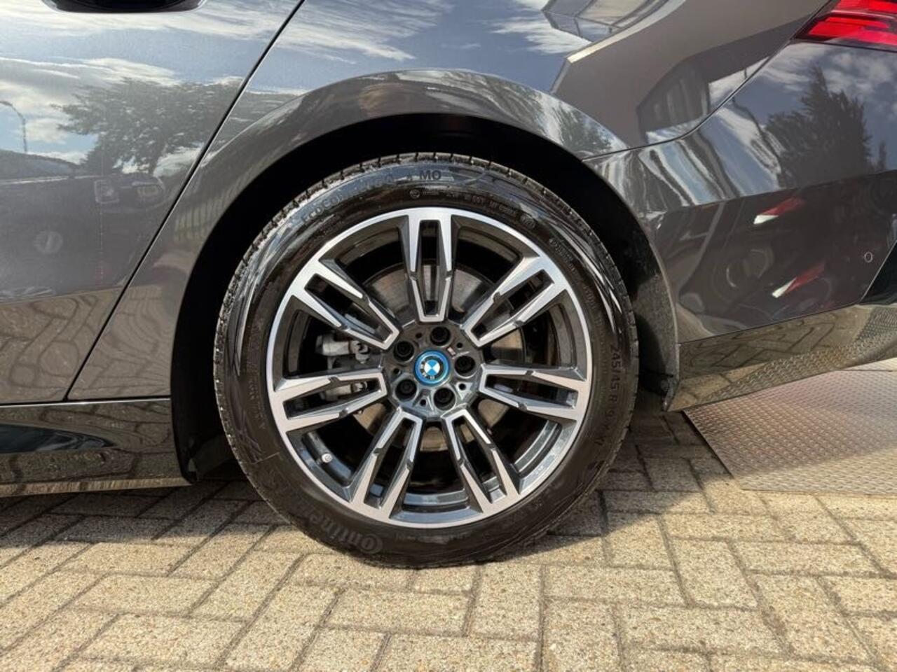 BMW i5 eDrive40 84 kWh M-Sport edition - M Sportpakket - Driving Ass Pl