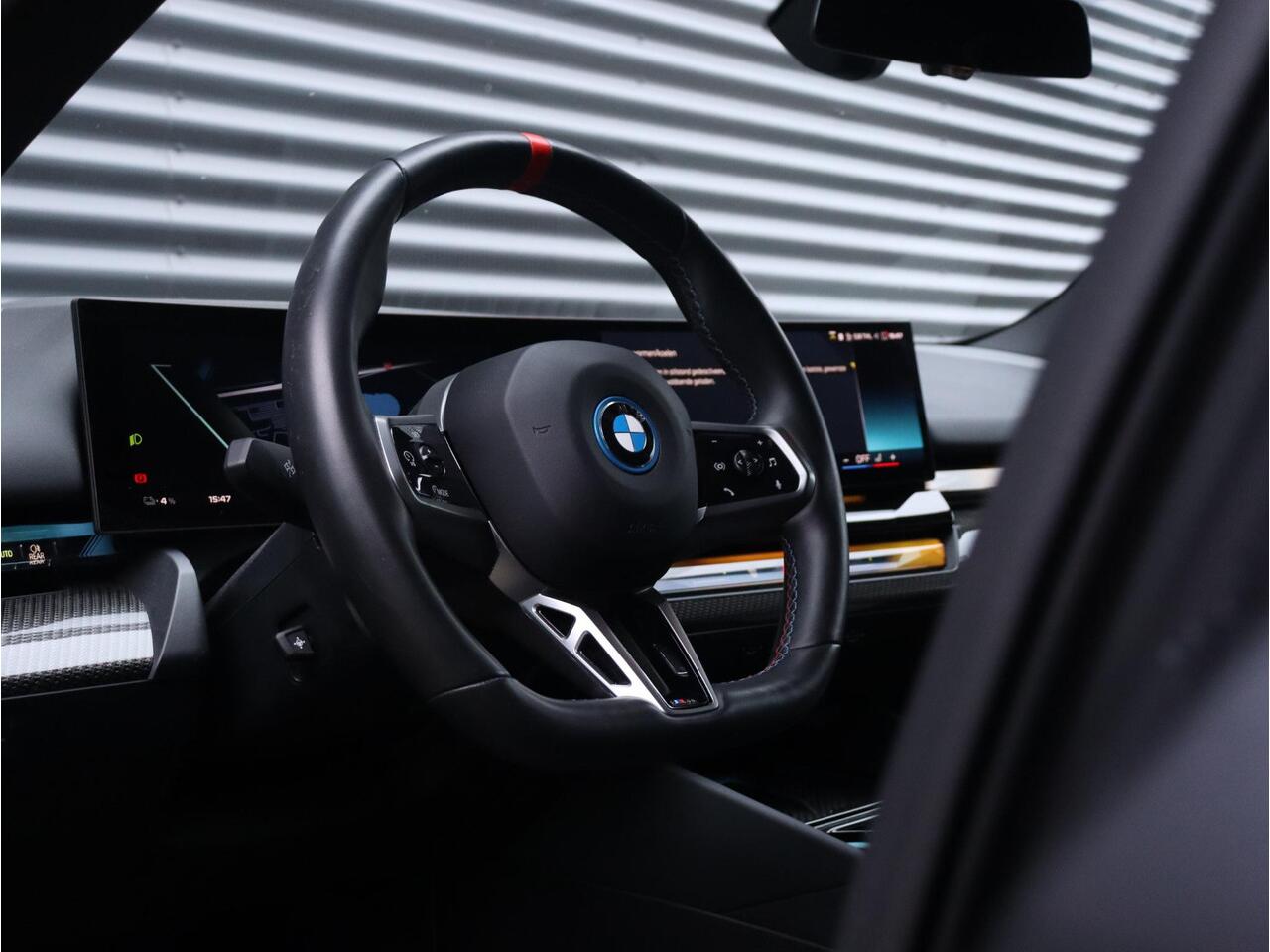 BMW i5 Sedan M60 xDrive | M Sportpakket Pro | Head-Up | Driving Assistant Prof. | Adaptief M Onderstel Prof. | Harman Kardon | Stoelventilatie | Parking Assistant Prof. | 21'' LMV