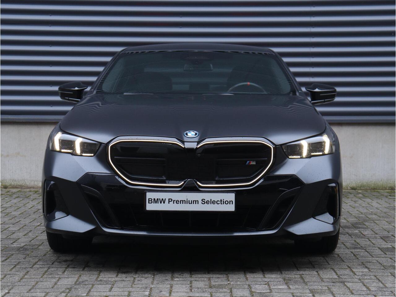 BMW i5 Sedan M60 xDrive | M Sportpakket Pro | Head-Up | Driving Assistant Prof. | Adaptief M Onderstel Prof. | Harman Kardon | Stoelventilatie | Parking Assistant Prof. | 21'' LMV
