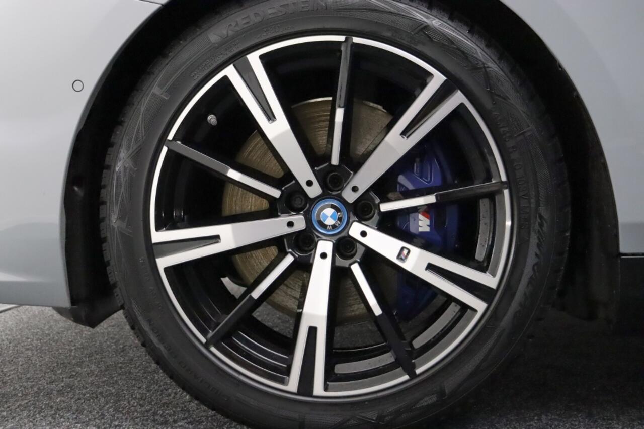 BMW i5 eDrive40 M-Sport | 82kWh | Panoramadak | Bowers & Wilkins