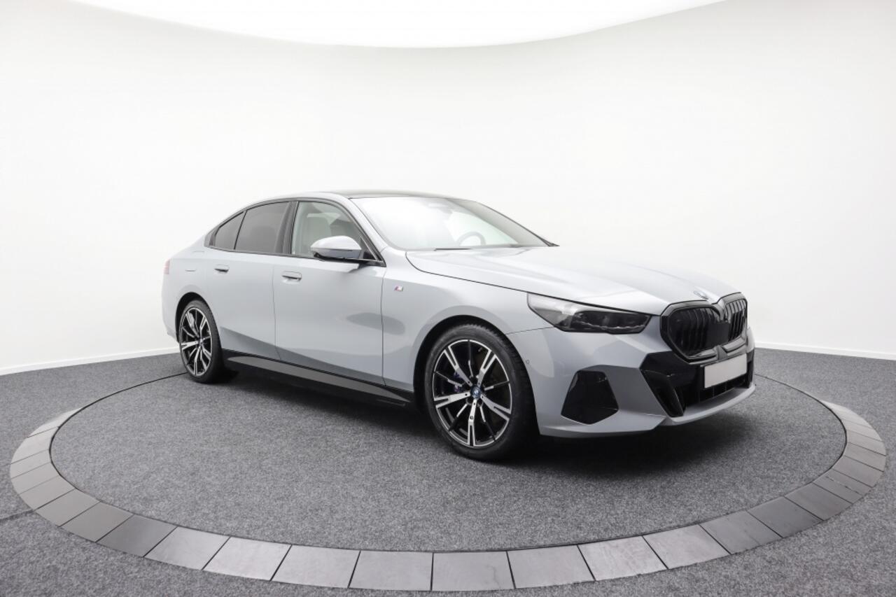 BMW i5 eDrive40 M-Sport | 82kWh | Panoramadak | Bowers & Wilkins