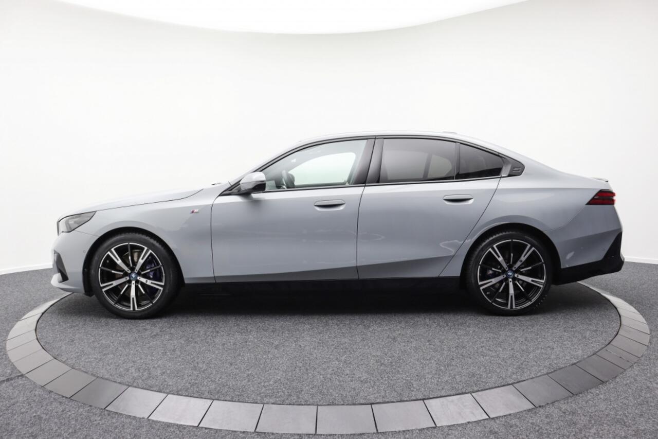 BMW i5 eDrive40 M-Sport | 82kWh | Panoramadak | Bowers & Wilkins