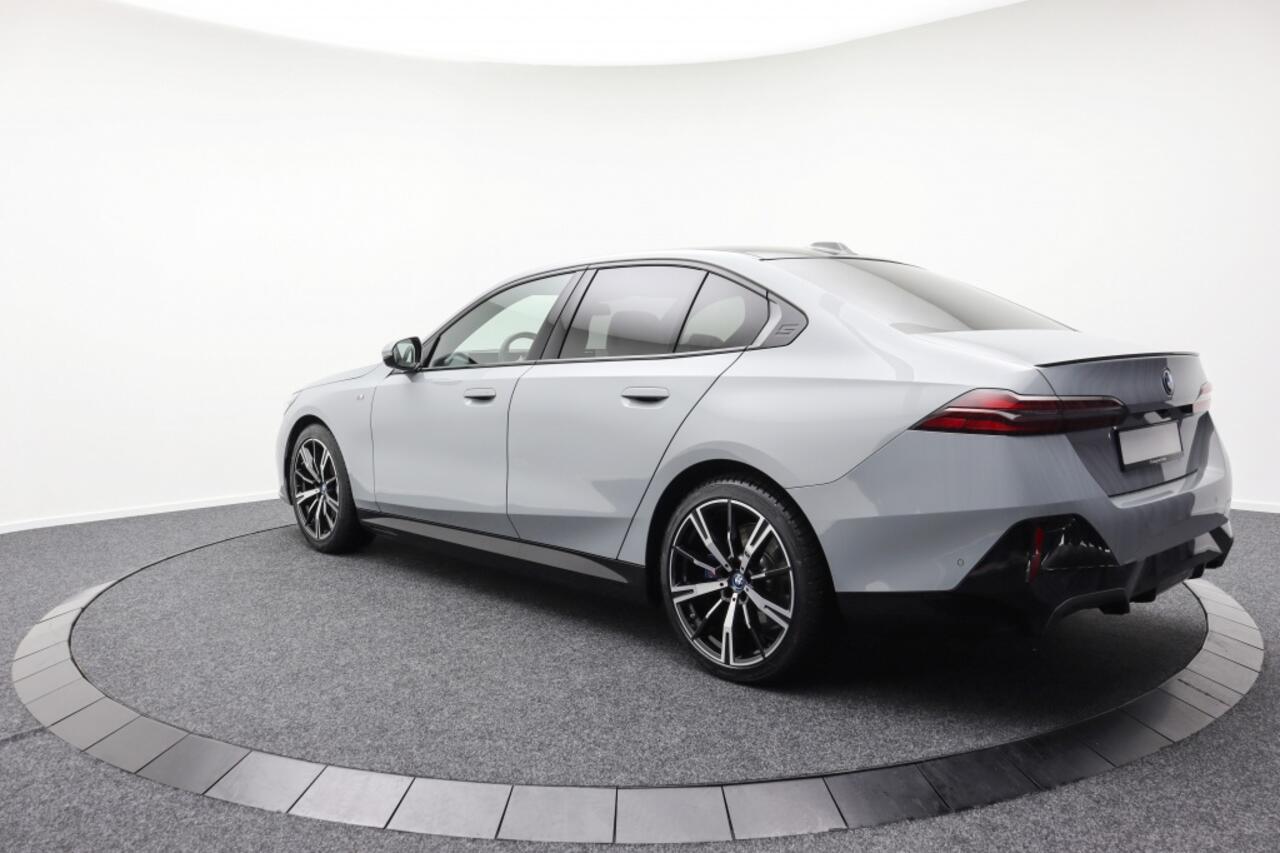 BMW i5 eDrive40 M-Sport | 82kWh | Panoramadak | Bowers & Wilkins