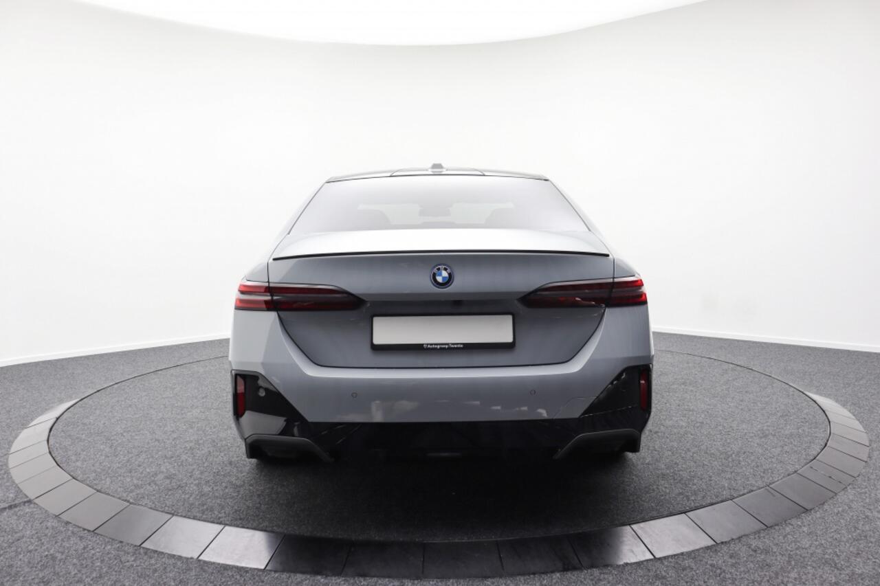 BMW i5 eDrive40 M-Sport | 82kWh | Panoramadak | Bowers & Wilkins