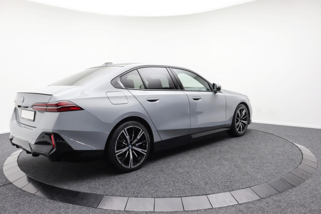 BMW i5 eDrive40 M-Sport | 82kWh | Panoramadak | Bowers & Wilkins