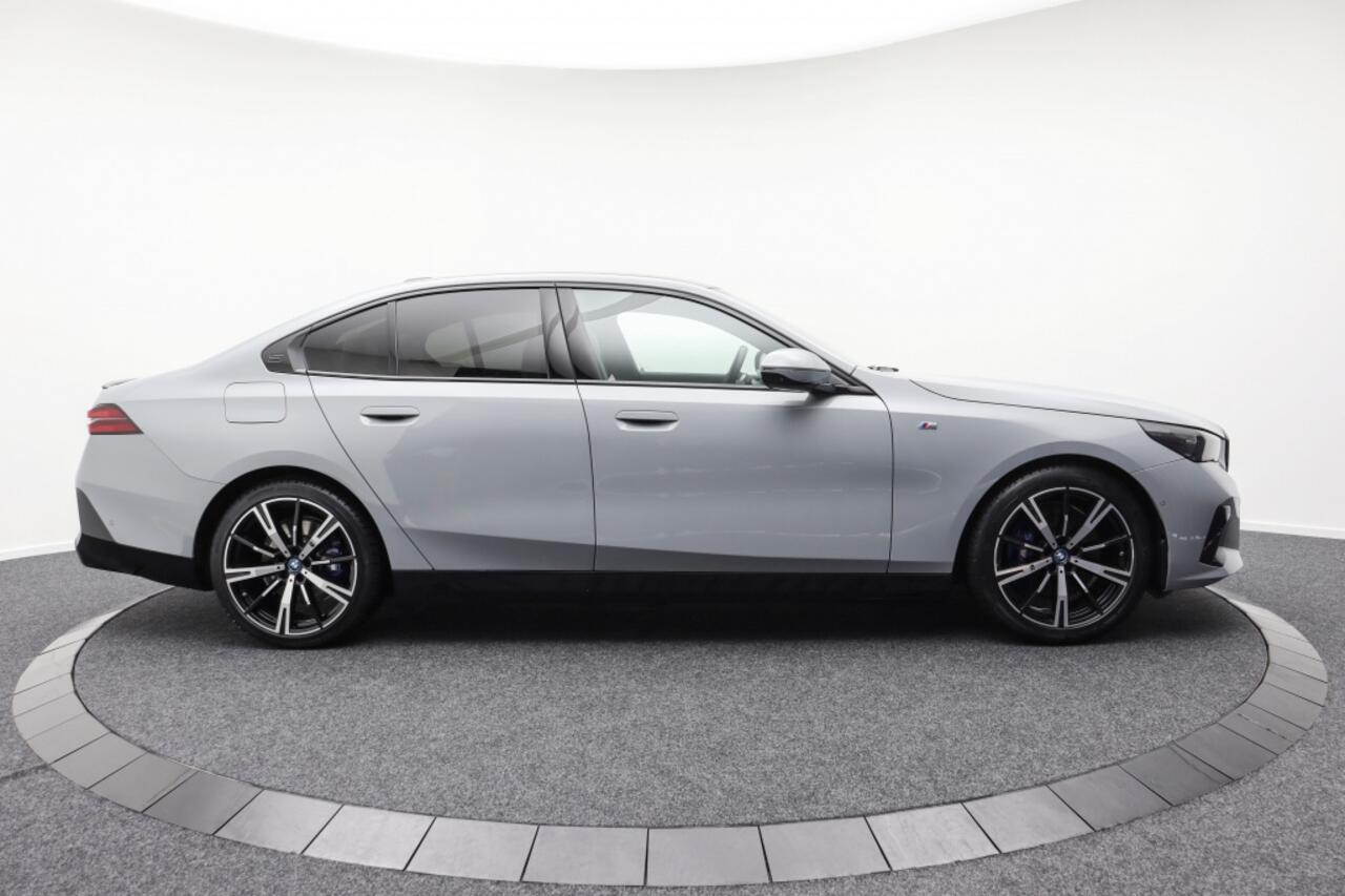 BMW i5 eDrive40 M-Sport | 82kWh | Panoramadak | Bowers & Wilkins