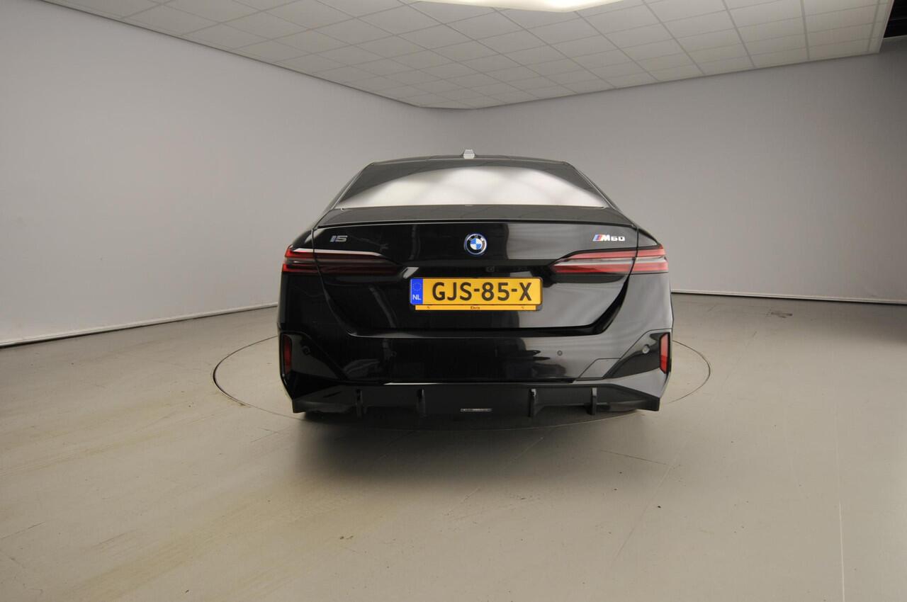 BMW i5 Sedan M60 xDrive 84 kWh | M-Sportpakket | LED | Leder | HUD | Active cruise | Panoramadak | Trekhaak | DAB | Bowers @ Wilkins sound | Alu 21 inch