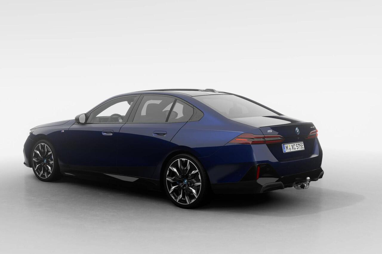 BMW i5 Sedan eDrive40 M Sport Edition | M Sportpakket Pro | Innovation Pack | Travel Pack | Comfort Pack | Showroomvoordeel | VPLD
