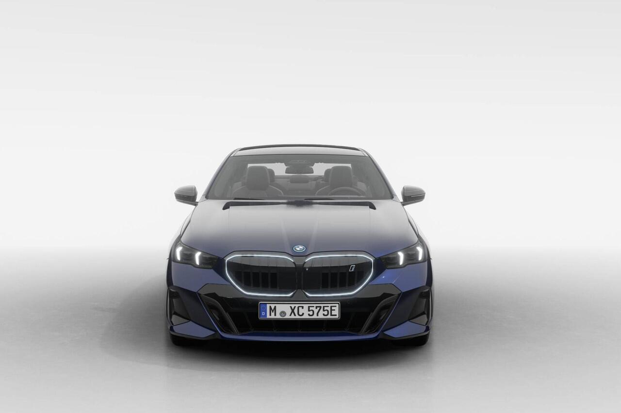 BMW i5 Sedan eDrive40 M Sport Edition | M Sportpakket Pro | Innovation Pack | Travel Pack | Comfort Pack | Showroomvoordeel | VPLD