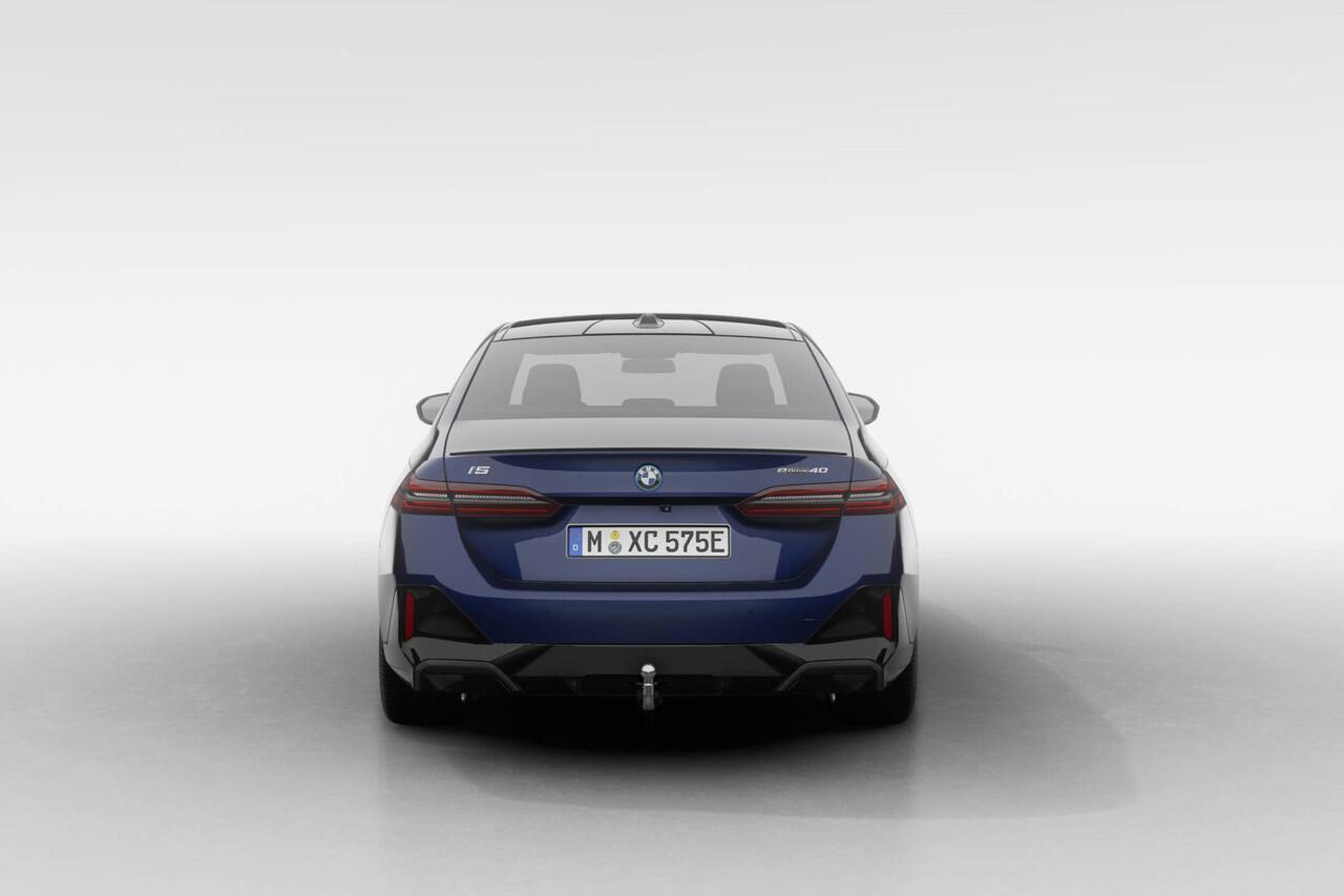 BMW i5 Sedan eDrive40 M Sport Edition | M Sportpakket Pro | Innovation Pack | Travel Pack | Comfort Pack | Showroomvoordeel | VPLD