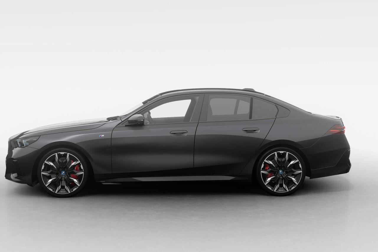BMW i5 Sedan eDrive40 M Sport Edition | M Sportpakket Pro | Glazen panoramadak | Showroomvoordeel | VPLD